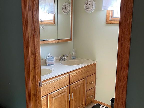 5th image of 24 Victoria Dr