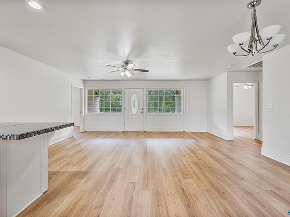 5th image of 405 Jones Dr