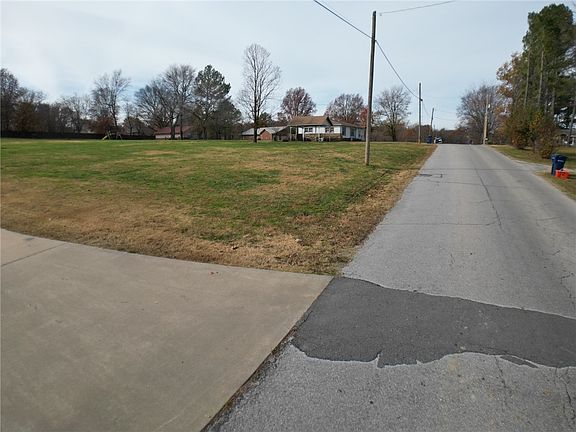 5th image of 1118 W Garland St #2
