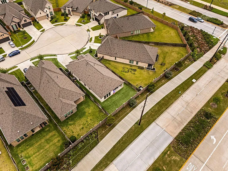 8711 Harbor Pines Dr — Photo 38