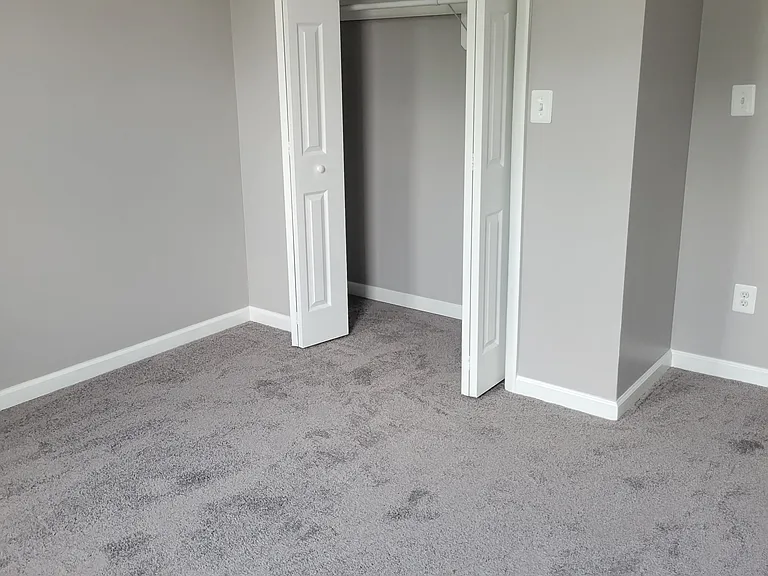 2637 E Madison St — Photo 6