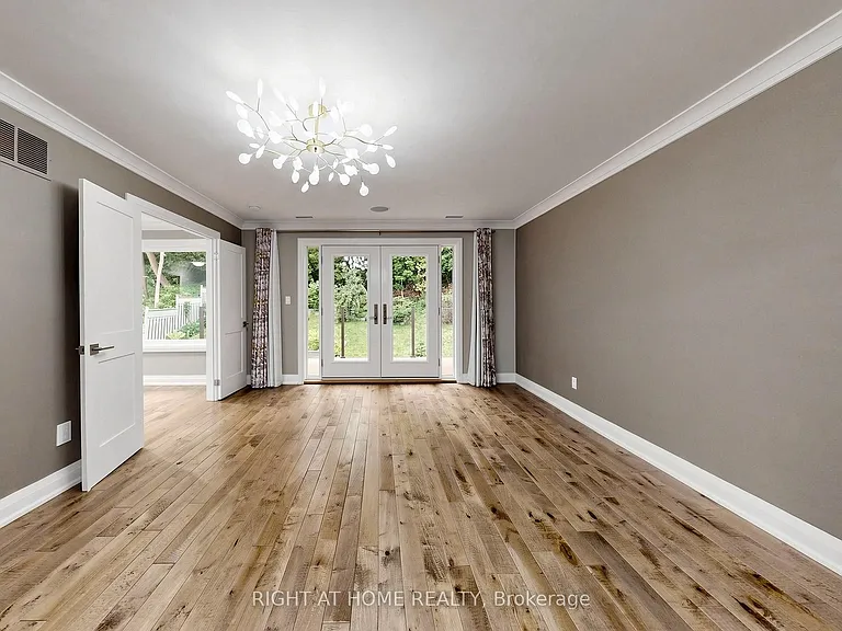 67 Bonnyview Dr — Photo 26