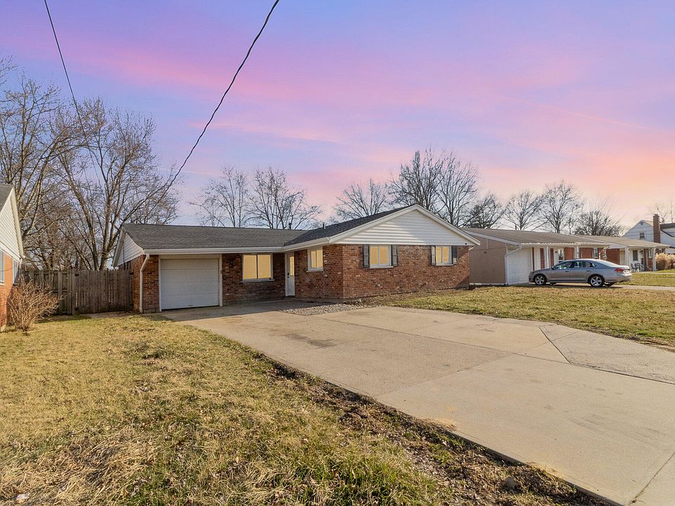 1st image of 15 Miriam Dr