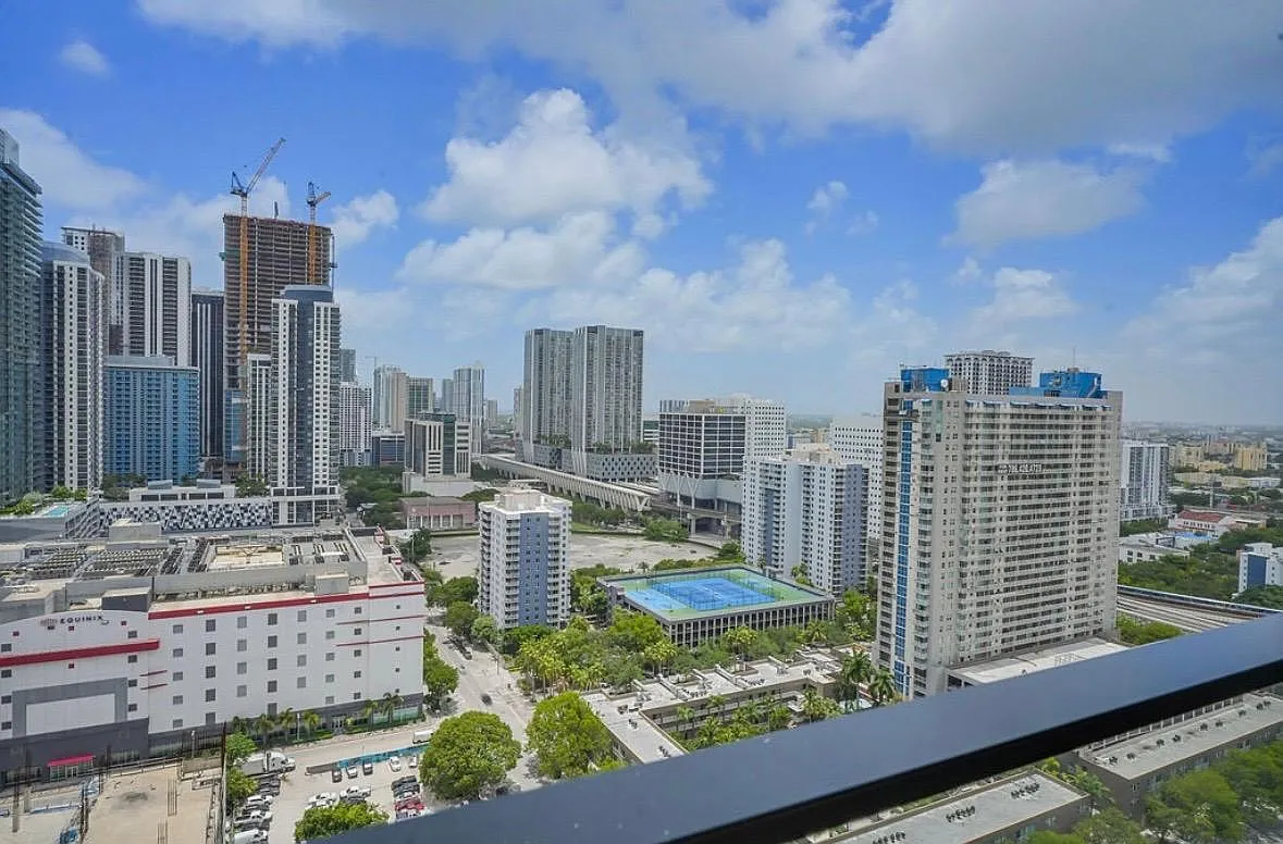 1 bed, 1.0 bath, 490 sqft, $4,995 — Photo 1