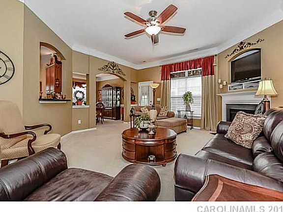5th image of 10504 Tintinhull Dr