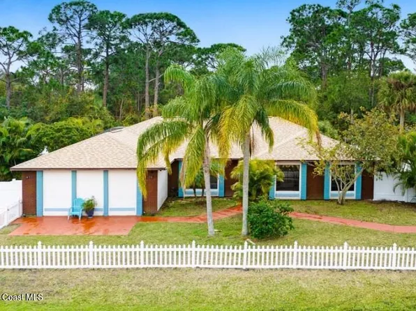 796 Emerson Dr NE, Palm Bay, FL 32907