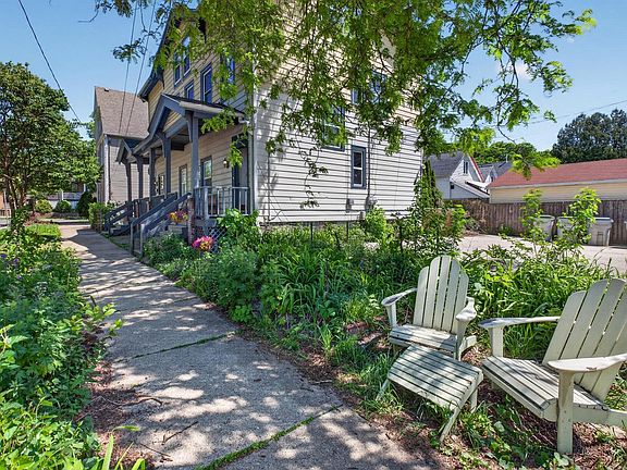 4th image of 1623 E Webster PLACE #1625