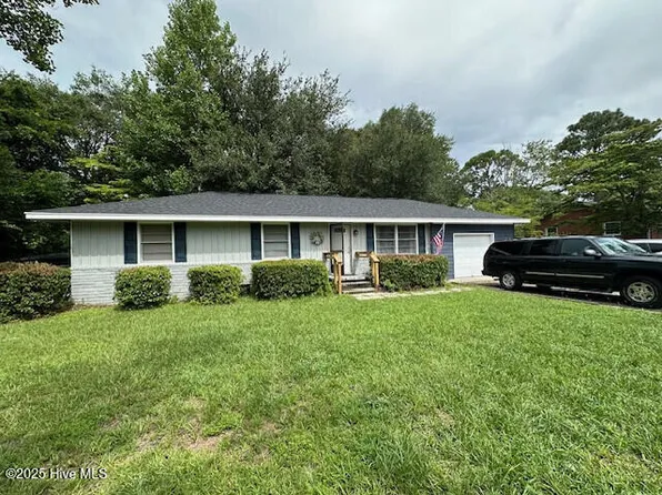 915 Midland Drive, Wilmington, NC 28412