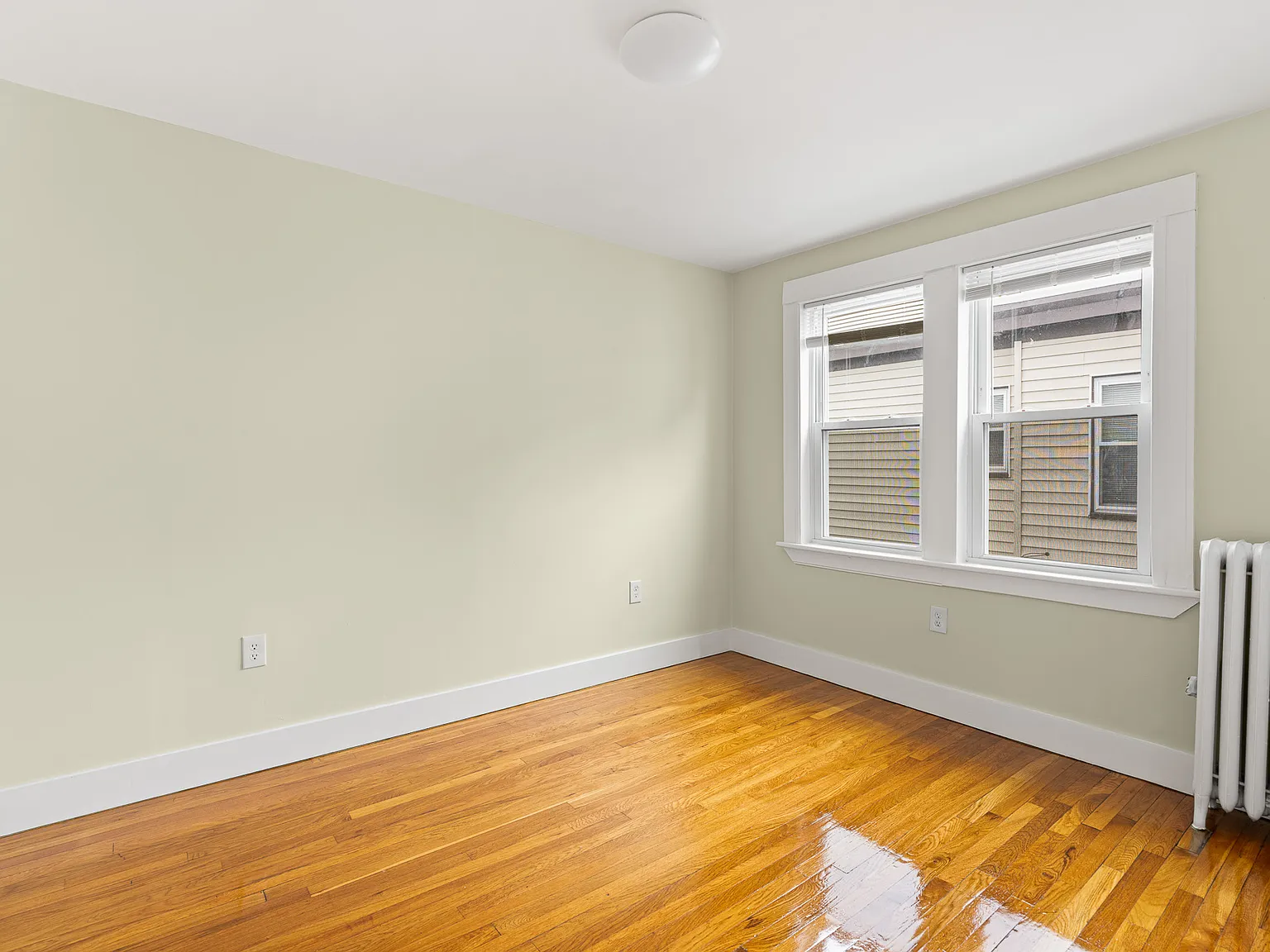 3 bed, 1.5 bath, 1262 sqft, $3,000 — Photo 4