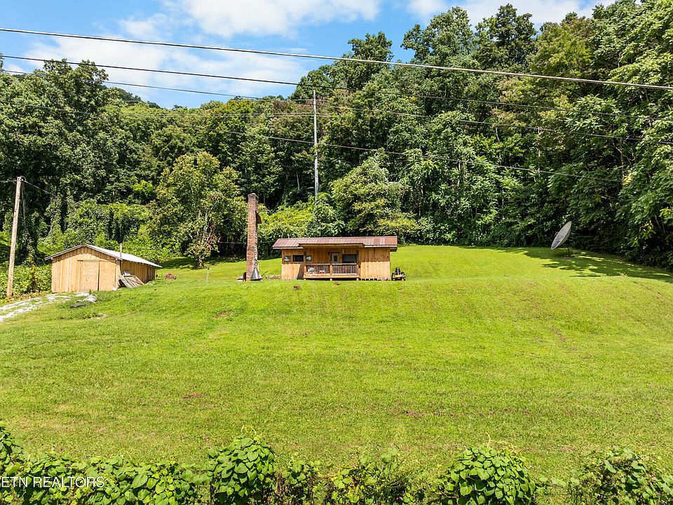 1st image of 121 Sunshine Cir