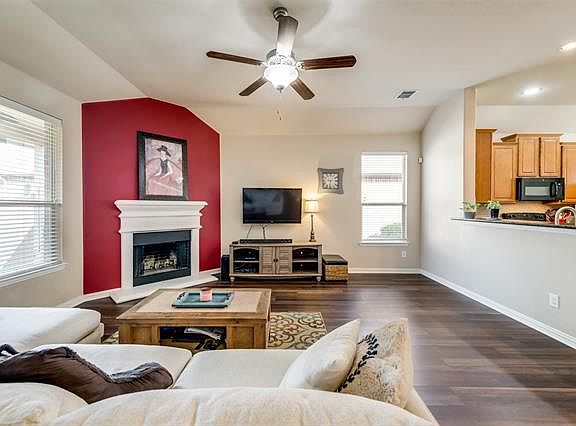 5th image of 12404 Meadow Landing Dr
