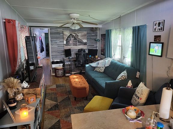 5th image of 72 Violet Ln