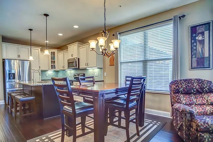 213 Bixby Private Ln — Photo 6
