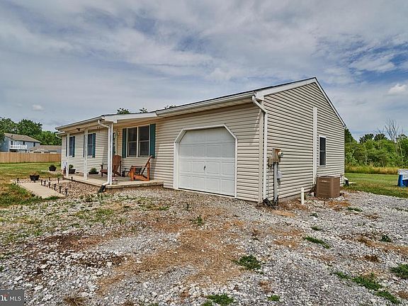 2nd image of 11 Circle Hill Dr