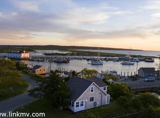 2 Creek Hl, Chilmark, MA 02535