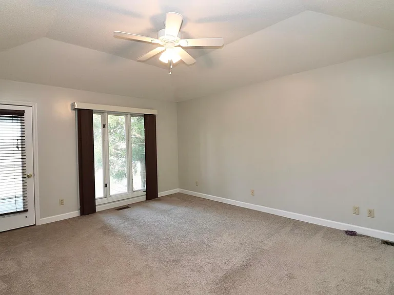 679 Cedar Point — Photo 10