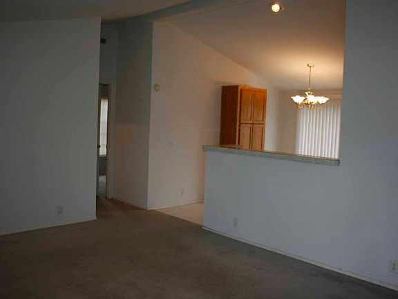 2nd image of 160 Glen Gate St