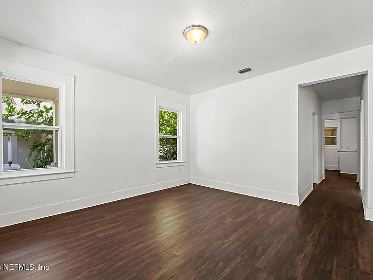 34 W 23rd St — Photo 4