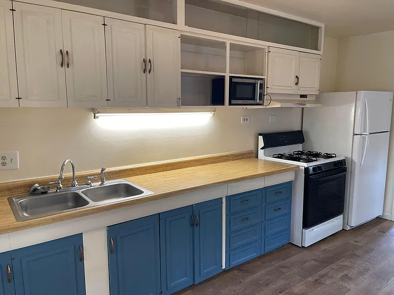 1235 Oak St — Photo 9