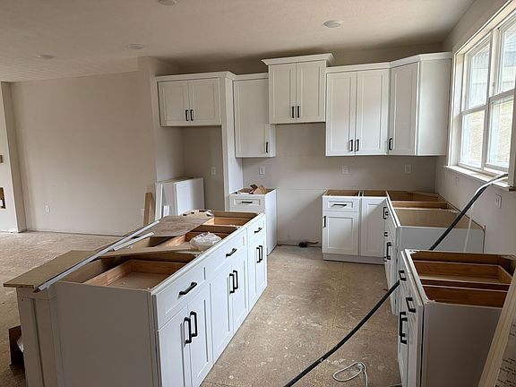 3rd image of 706 Belle Ridge Loop #11