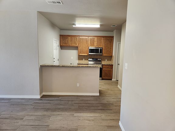 4th image of 332 Arnold Dr #B
