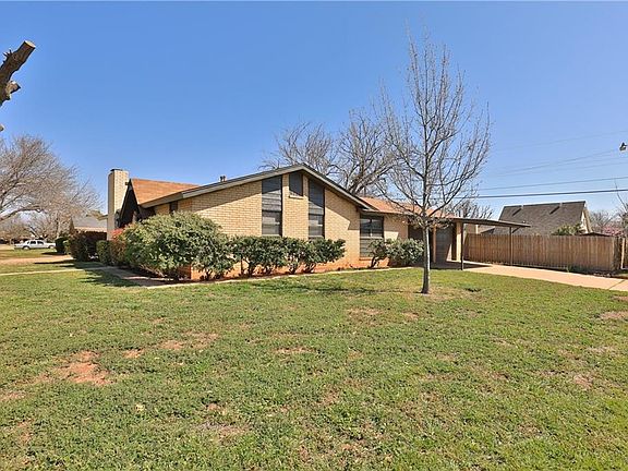 4th image of 1801 Rosewood Dr