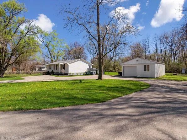 5885 Justine St, Van Buren Township, MI 48111