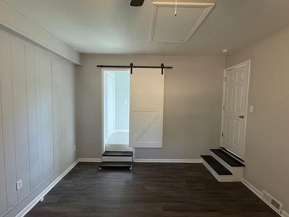 2nd image of 3843 Foxford Pl