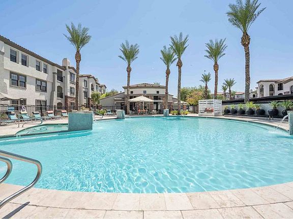 Zone Luxe, Glendale, AZ, Resort-Style Pool