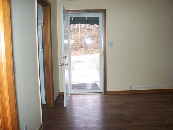 3rd image of 3104 Marion Dr #A