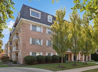 415 Wesley Ave APT 36, Oak Park, IL