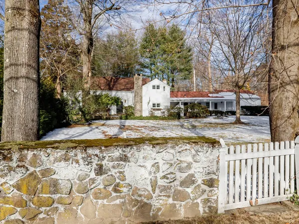 89 Buttonwood Lane, Darien, CT 06820