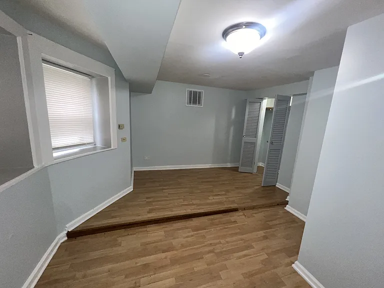 2701 E 75th Pl #BASEMENT — Photo 5