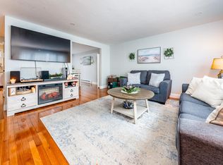 110 W Main St APT 21, Hyannis, MA 02601