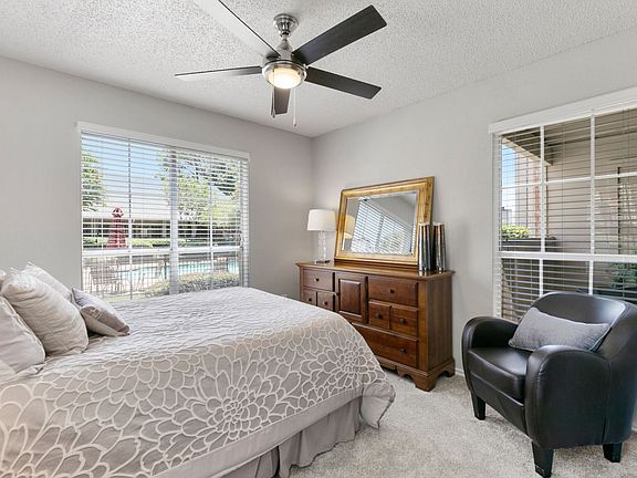 4th image of 4208 W Pioneer Dr #1070