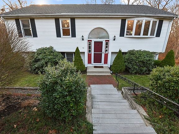 3rd image of 50 Elm Ave