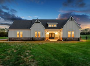 3001 Midland Acres Dr, Bell Buckle, TN 37020