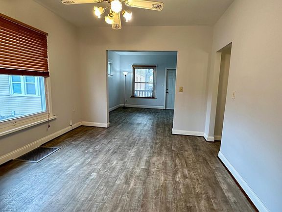 3rd image of 4629 Towle Ave