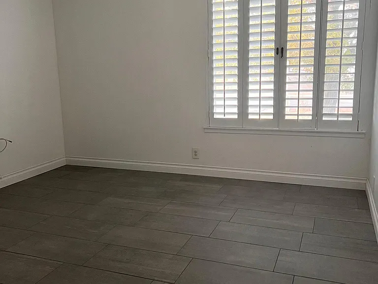 18391 Alder St — Photo 11