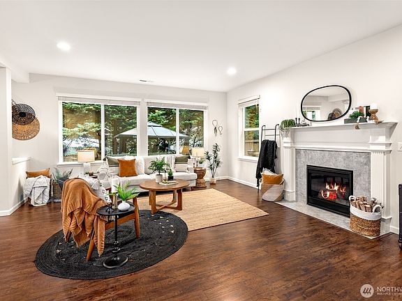 4th image of 1914 98th Avenue SE