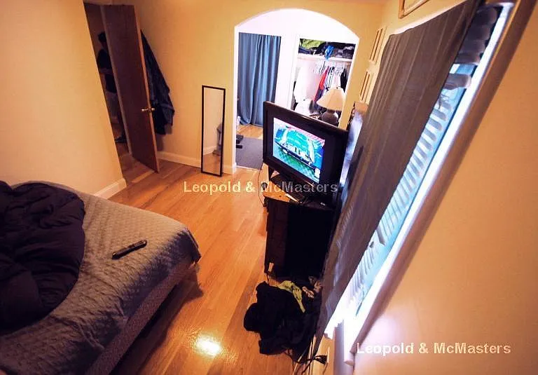 57 Waverly St #2 — Photo 9