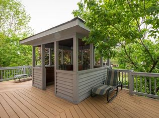 296 Windsor Ln, Saint Paul, MN 55115