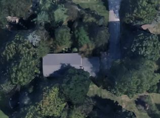 1475 Henderson Rd, Howell, MI 48855