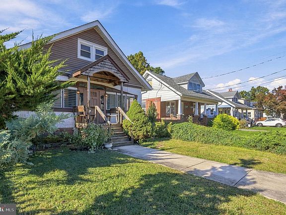 3rd image of 88 Manor Ave