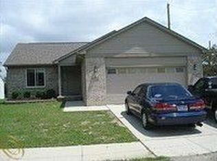 12941 Devoe St, Southgate, MI 48195