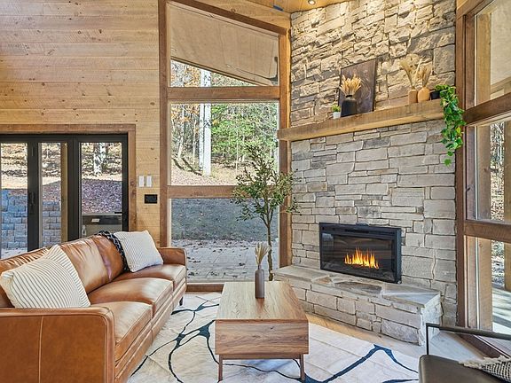 15th image of this home