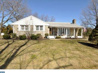 2410 Riverton Rd, Cinnaminson, NJ 08077