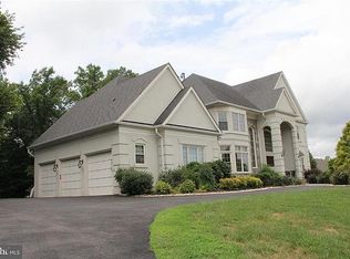 896 Chinquapin Rd, Mc Lean, VA 22102