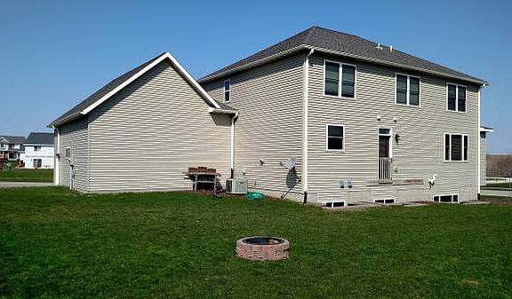 3rd image of 1244 5th Ave NW
