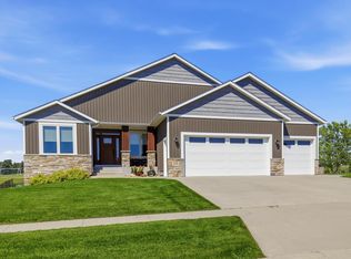 515 21st Pl NE, Kasson, MN 55944